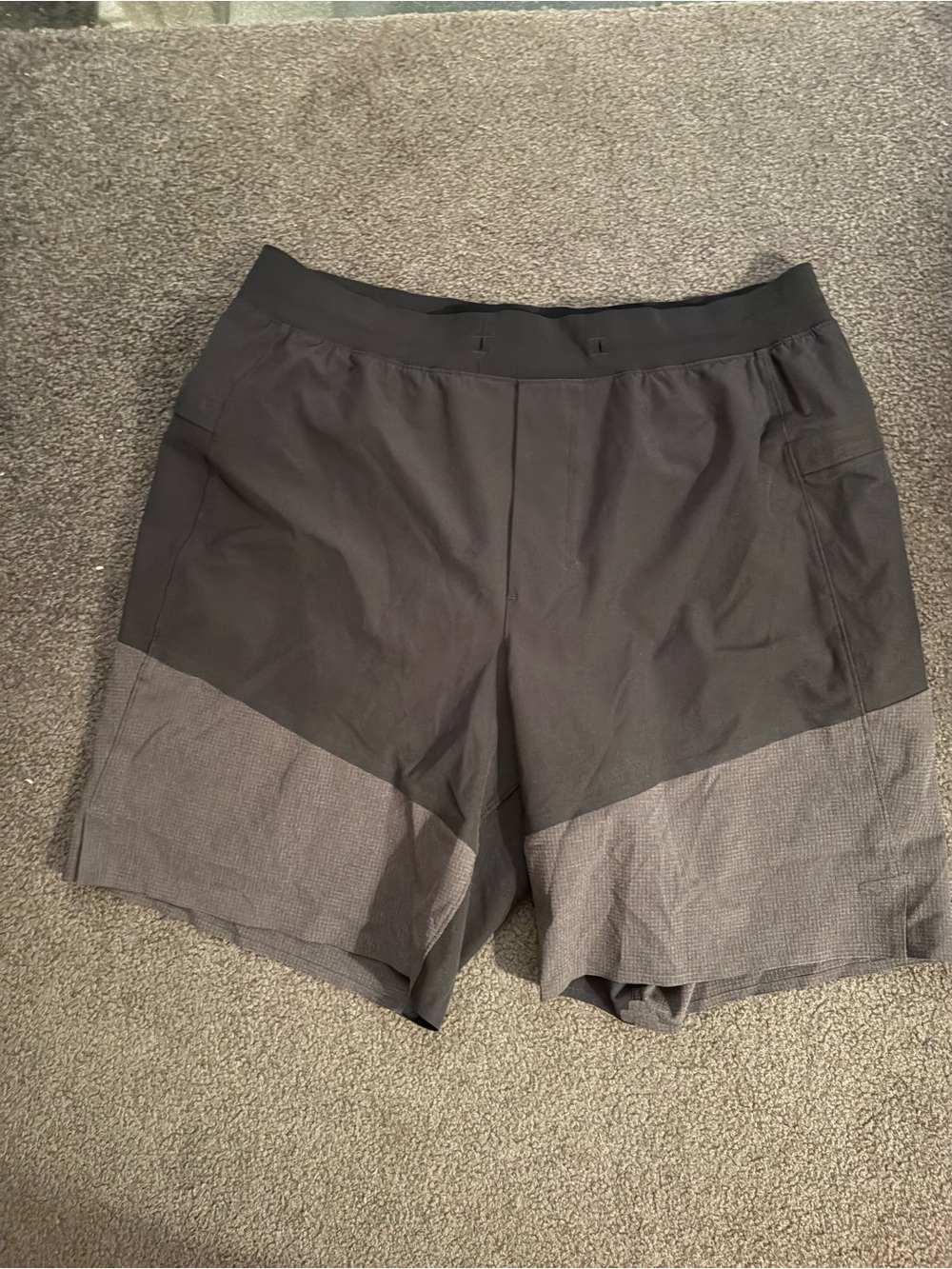 Lululemon Mens Two-Tone Athletic Shorts in Charcoal and Light Gray ***Small snag